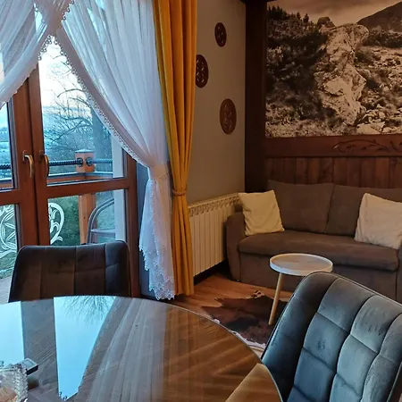 Goralski Apartment *