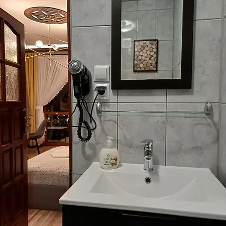 Goralski Apartment *